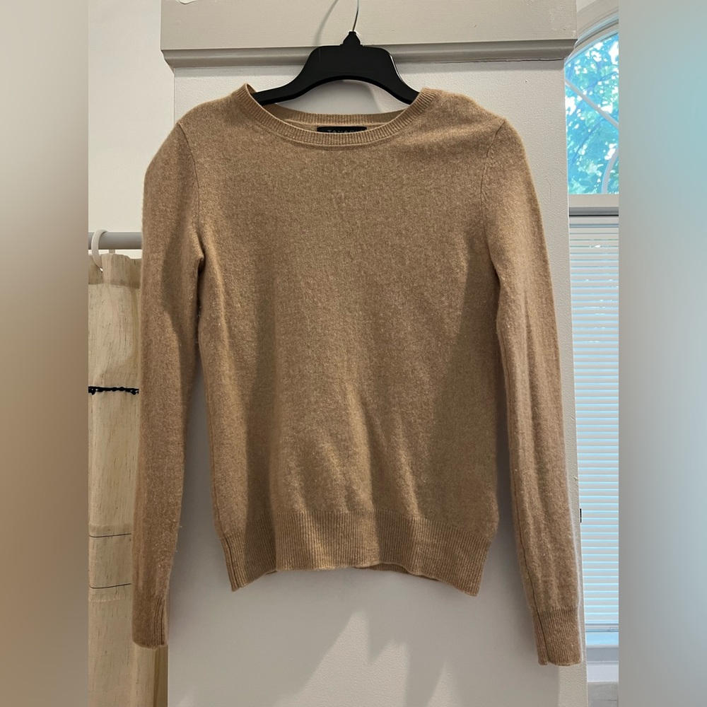 Tahari 100% cashmere sweater